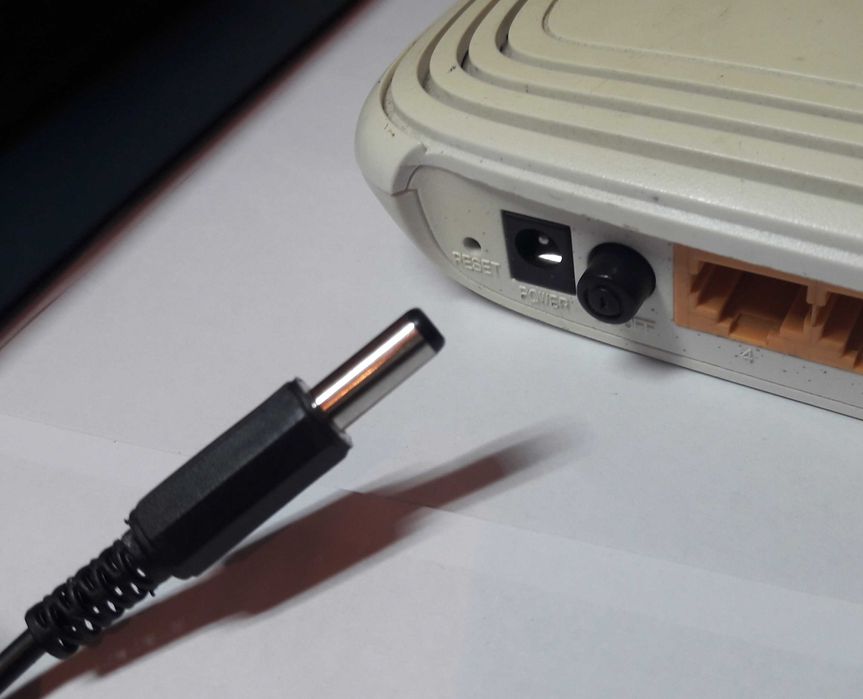 Повышающий преобразователь напряжения.      НЕТ СВЕТА ЕСТЬ ИНТЕРНЕТ !