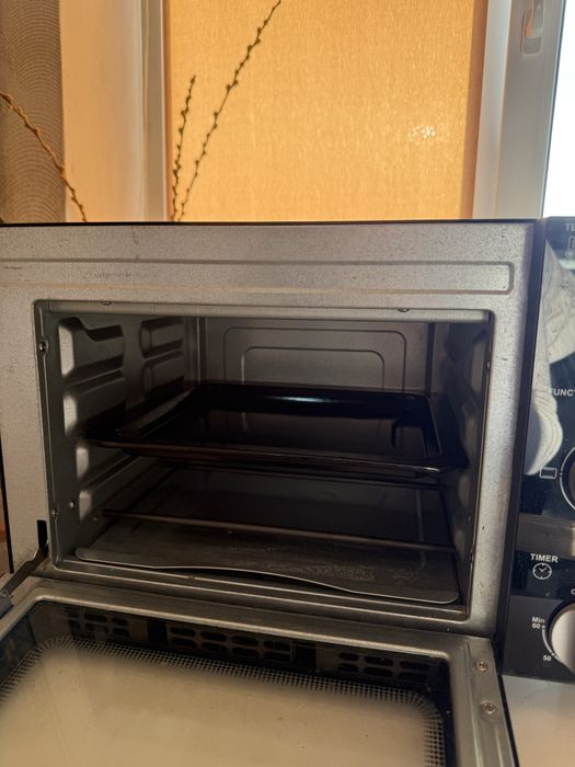 Електрична міні-піч Clatronic MBG 3726, відмінний стан