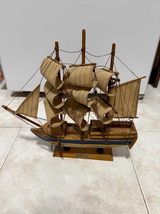 Barco em miniatura (vintage)