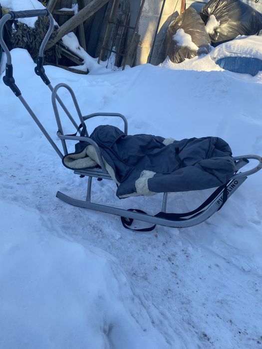 Дитячі сані з ручкою piccolino в гарному стані