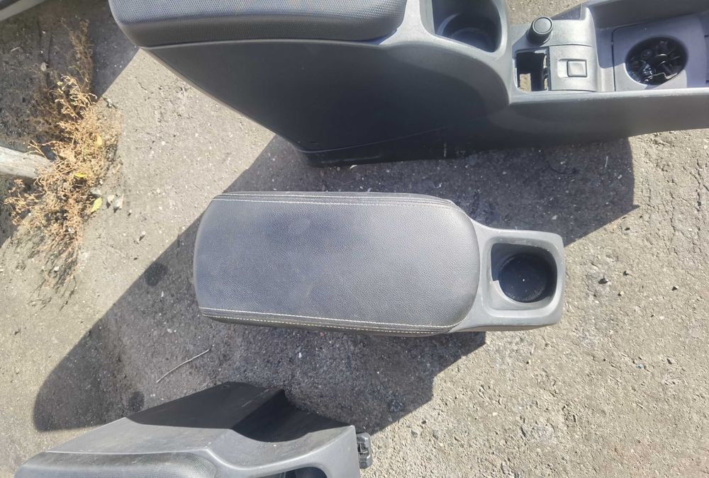 Підлокітник. Подлокотник. Канго. Цітан. Citan. Розб