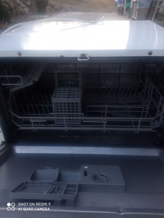 Zmywarka Hyundai DTB656DG8 dwie na części