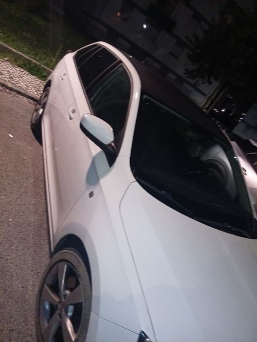 Skoda rapid 1.6 2013