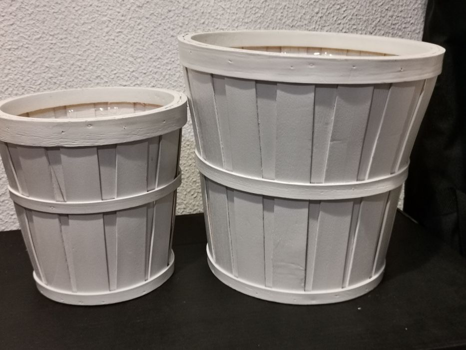 Lote 2 vasos decorativos em madeira (ikea)