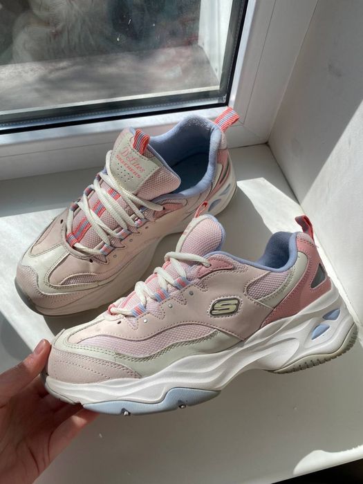 Кросівки Skechers D’Lites 39 розміру  , устілка 26см