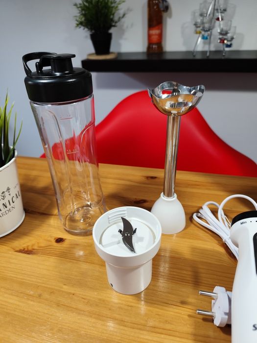 Kit liquidificador com varinha novo ler anúncio