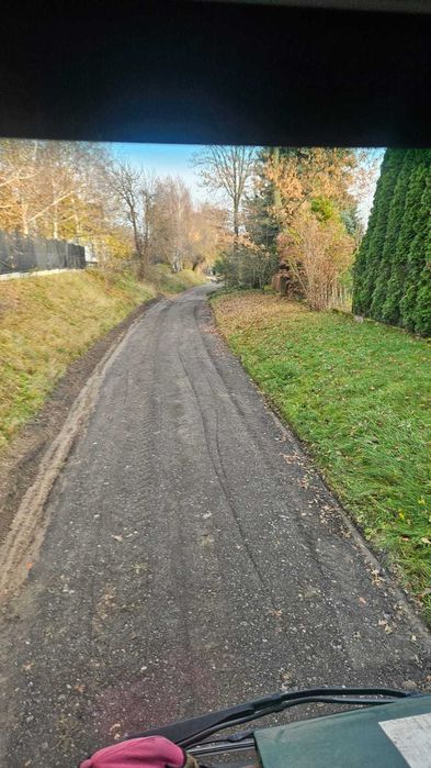 Usługi równiarką drogową