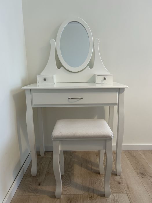 Toaletka z taboretem