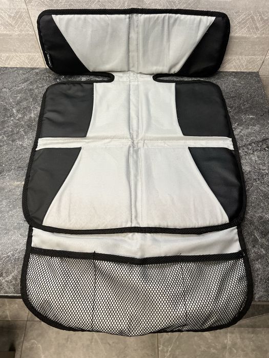 Mata ochronna pod fotelik dziecięcy oryginalna Skoda Volkswagen