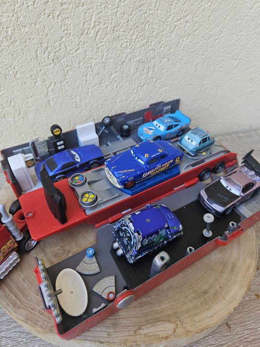 Disney Pixar Cars Mack Super Track Playset + Diecast Cars Lot