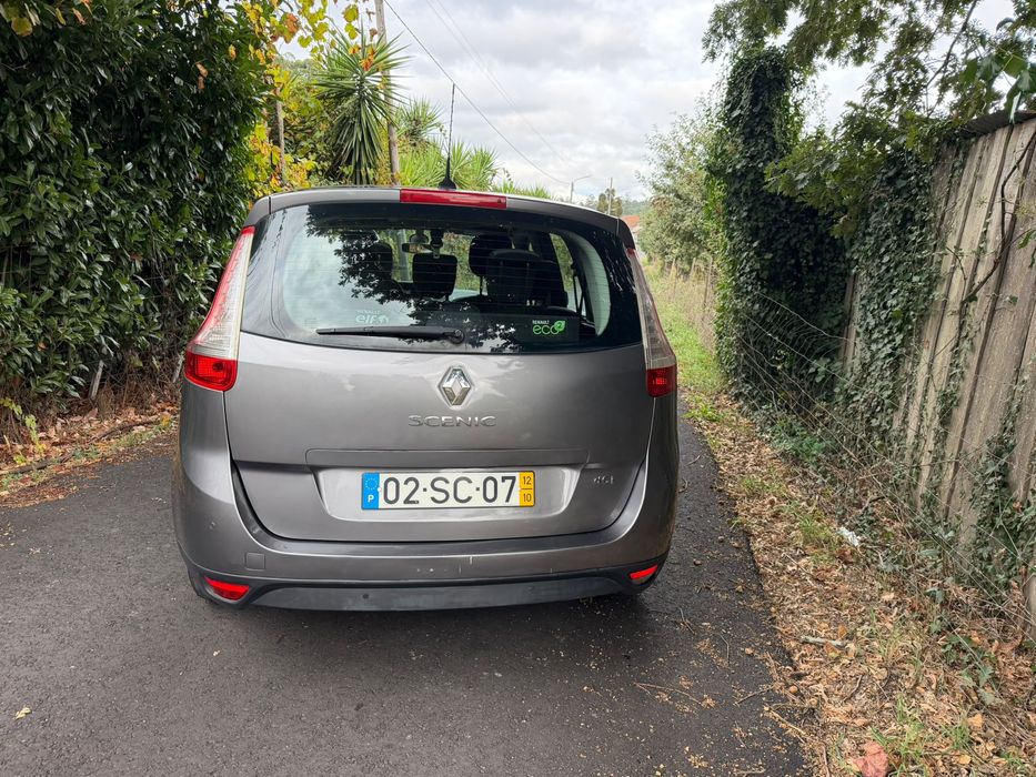 Renault Scenic 1.5 DCI ( 7 lugares ) — photo 3