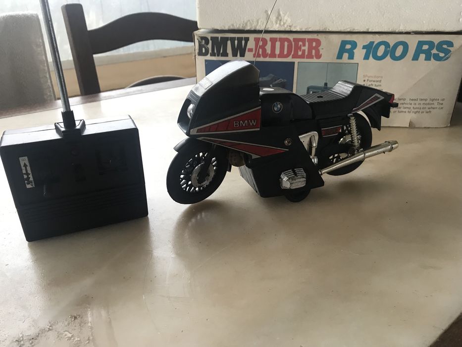 Moto BMW com comando, para criança.