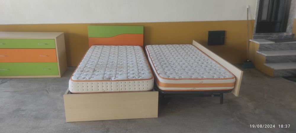 Cama/cómoda de criança