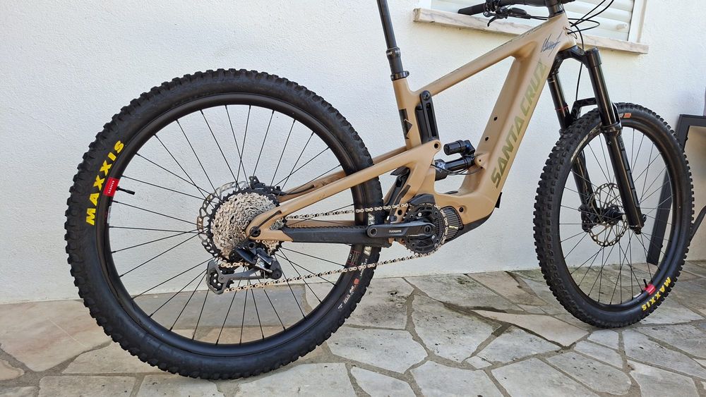 Santa cruz BULLIT