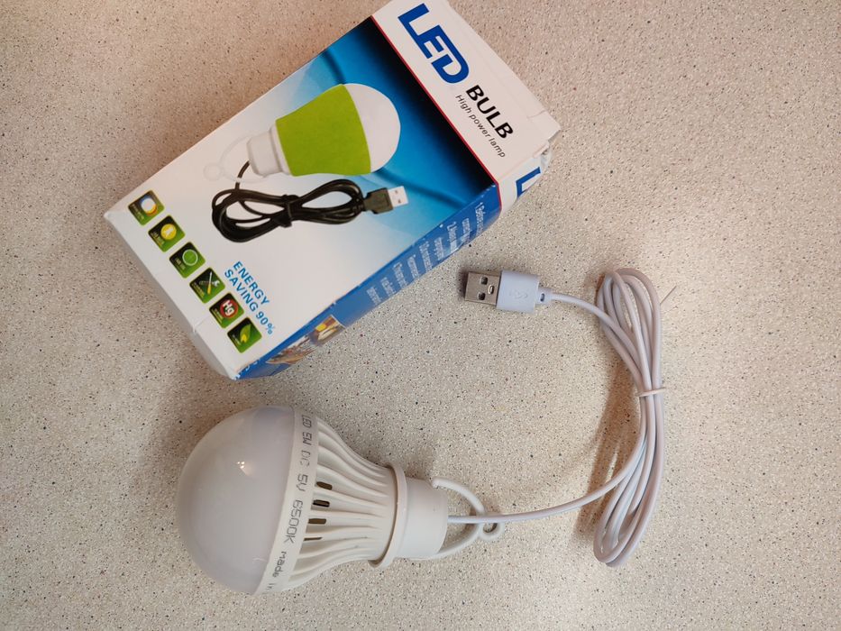 USB лампочка на 5W працює від павербанку