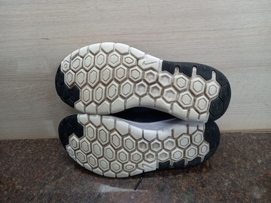 Кросівки NIKE 37,5розмір