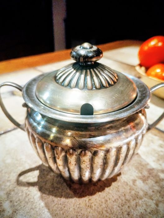 Hefra Resovia lata 60-80 posrebrzana cukiernica