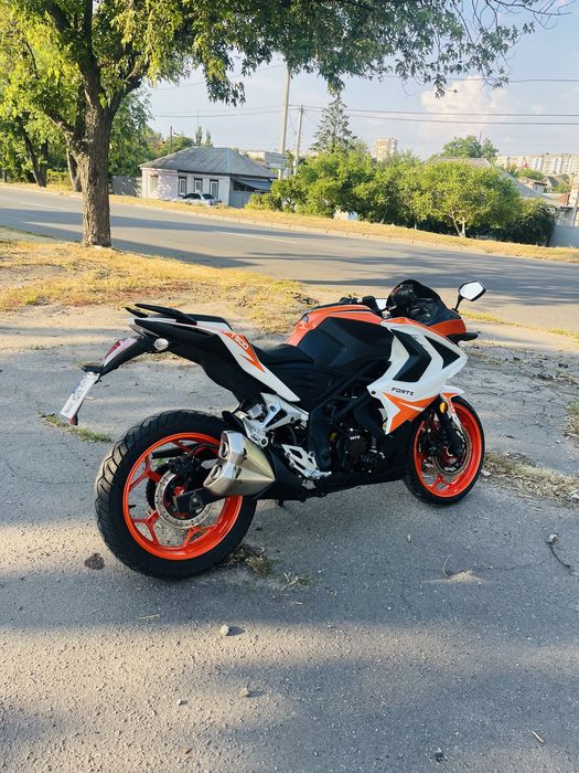 Продам мотоцикл FORTE R1