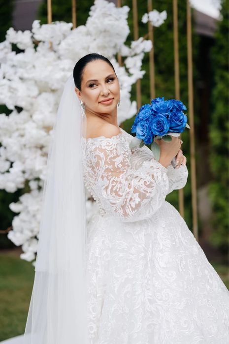 Весільна сукня ручної работи