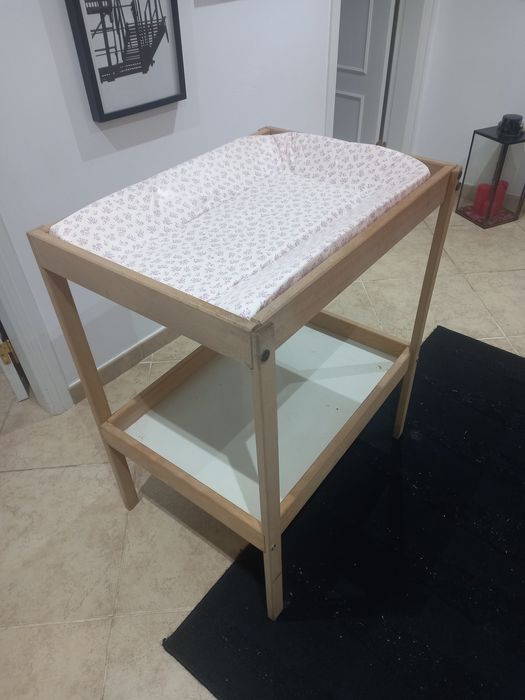 Muda fraldas com almofada