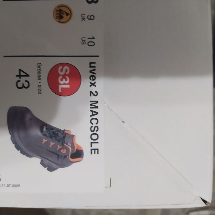 Продам спец обувь