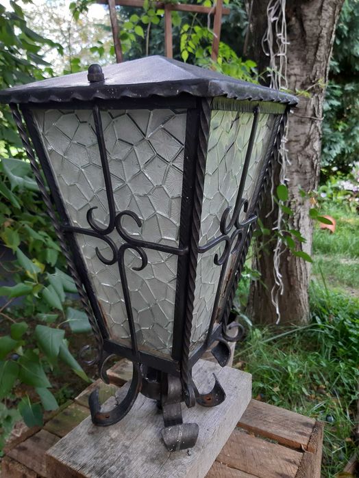 Stara retro lampa zewnętrzna duża, latarnia