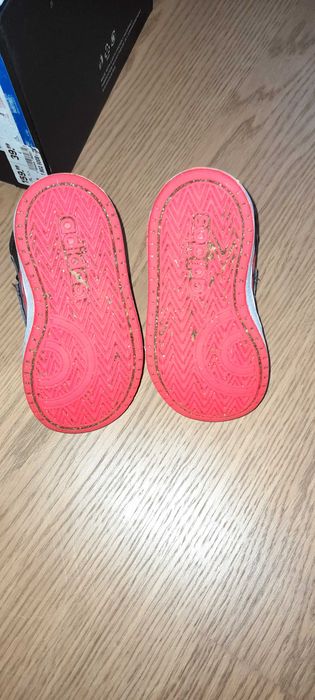 Buty Adidas r. 23 na rzepy + oryginalne pudełko