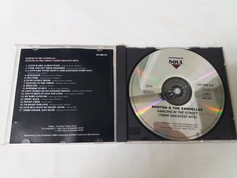 Martha & the Vandellas - Dancing in the Street