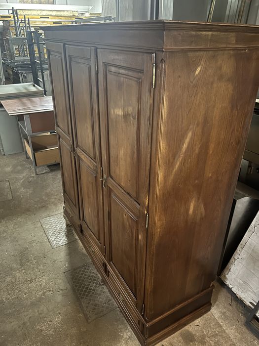 Roupeiro 3 Portas em Madeira maciça