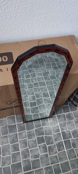 Espelho de Parede Vintage Antigo com Moldura de Marchetaria e Vidro Biselado