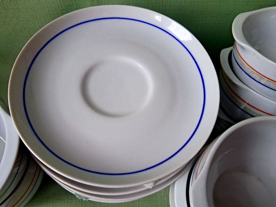 6 bulionówek porcelanowych z podstawkami 300ml