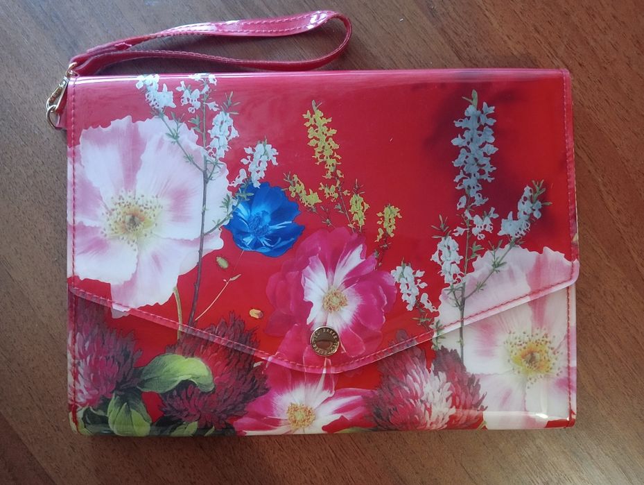 Віддг клатчі жіночі