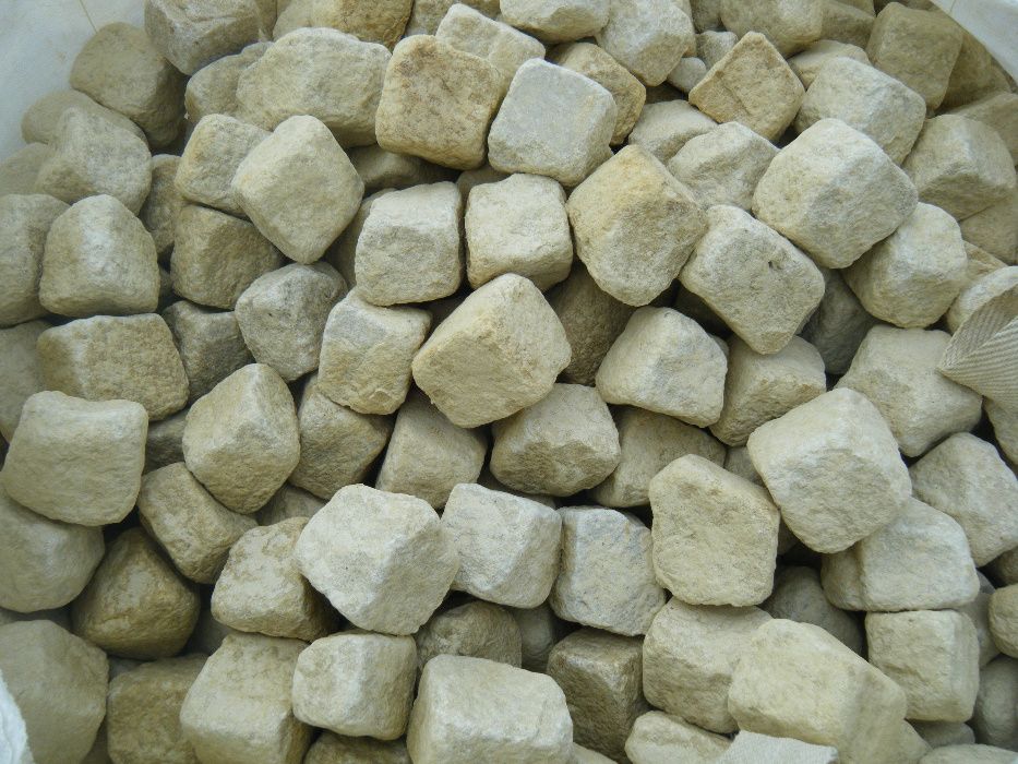 Kostka kamienna piaskowo-żółta 6×8 cm – otaczana, kostka brukowa