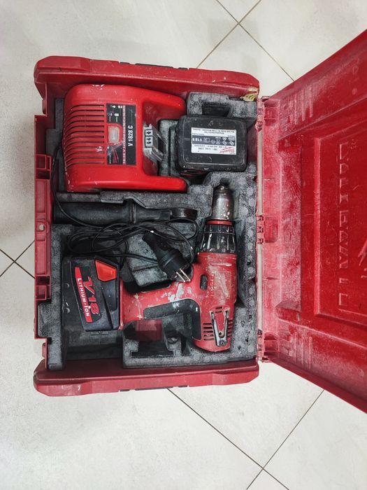 Wkrętarka Milwaukee V18PD 2xbaterie ładowarka skrzynka+GRATIS