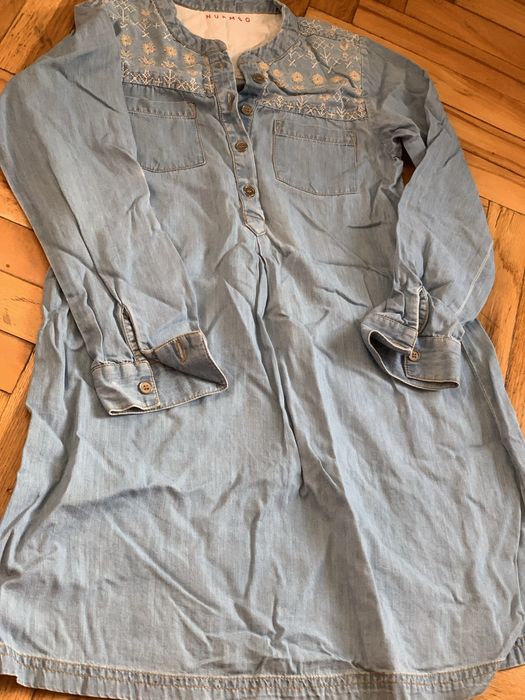 Джинсова сукня з вишивкою