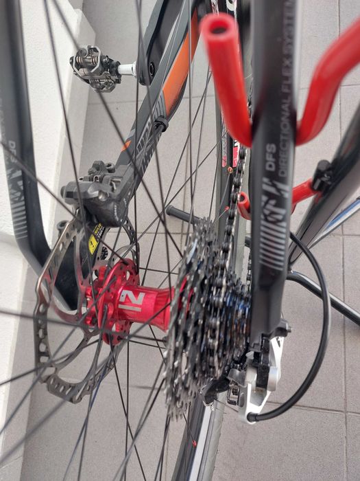 Bike BTT roda 29 em Carbono