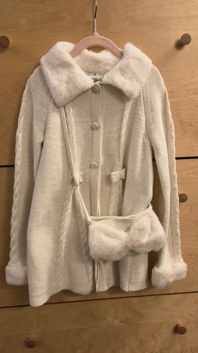 Elegancki sweterek z torebką rozmiar 128