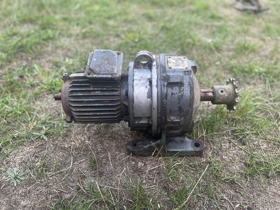 Мотор-редуктор АВМ опытно-показательный редукторный завод