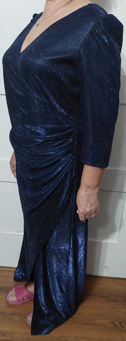 Elegancka Suknia Wyszczuplająca r.46