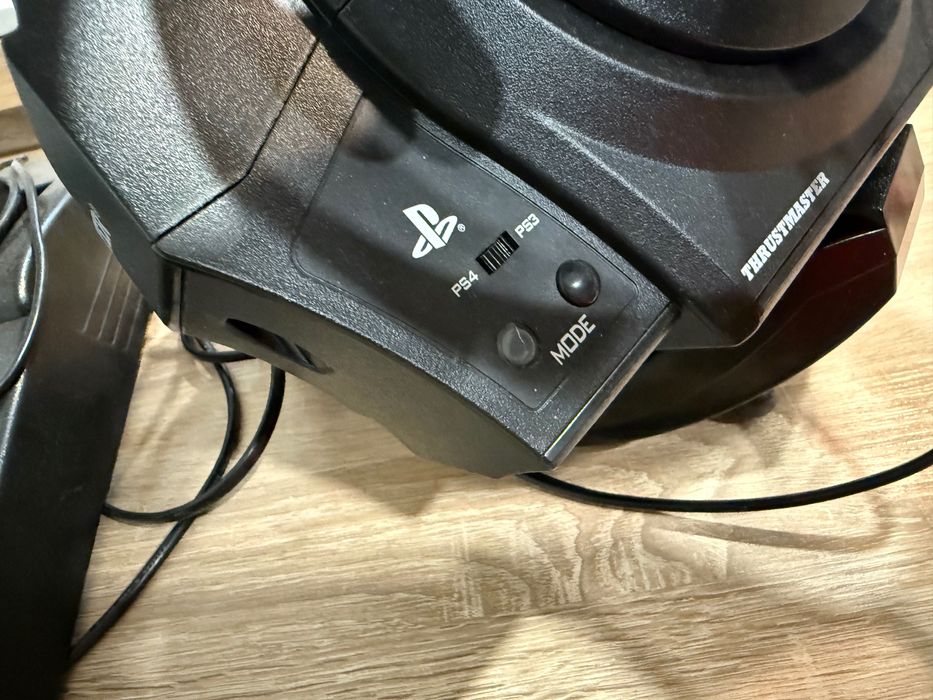 Volante Trustmaster T300