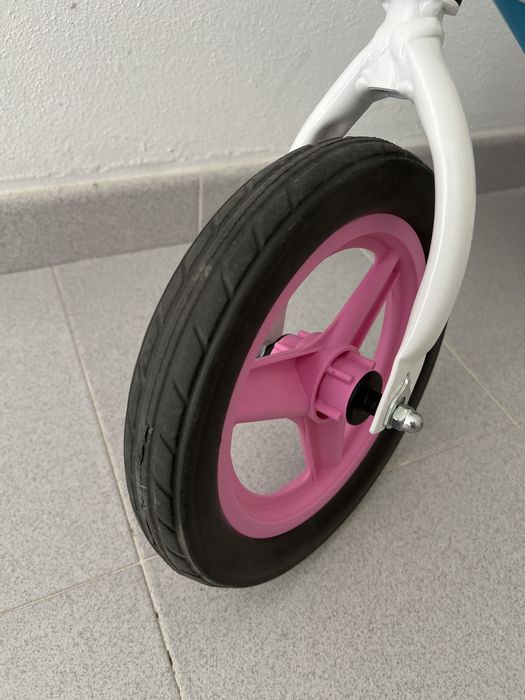 Bicicleta de aprendizagem de crianca