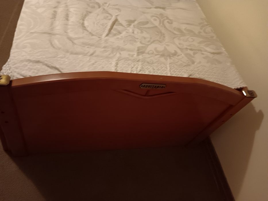 Mobilia quarto jovem marca Aquitânia