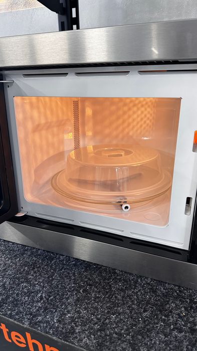 ціну знижено! Вбудована Мікрохвильовка Zanussi ZBM17542xA