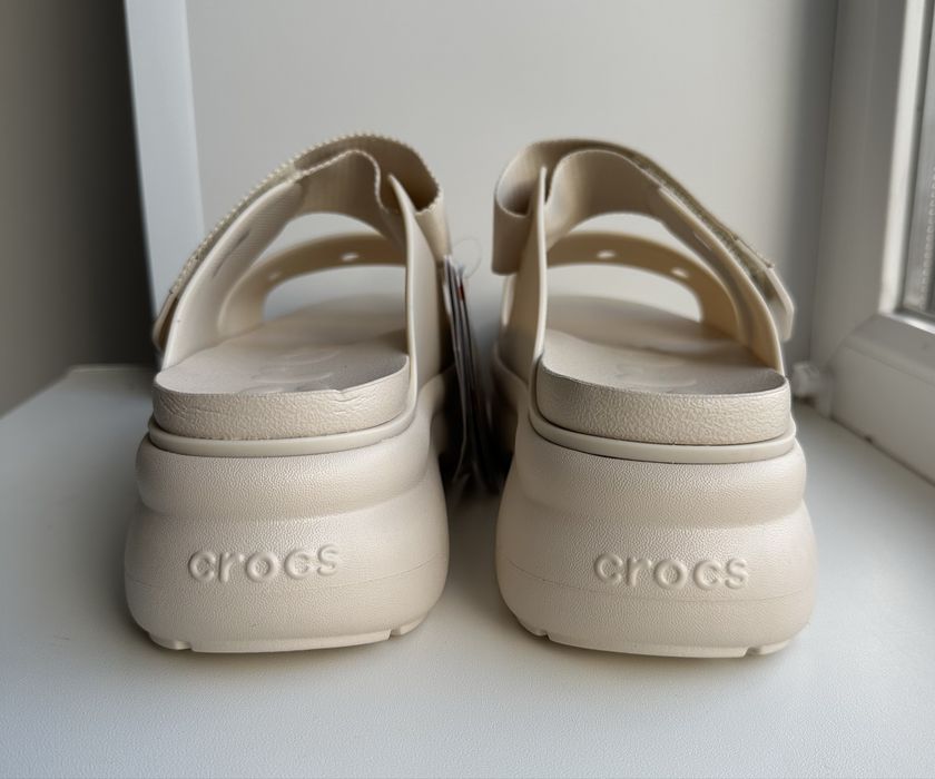 Crocs Soho Two Strap Sandal бежеві жіночі сандалі 41 розмір нові