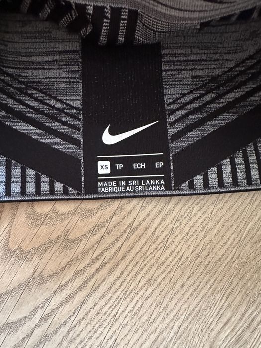 Топ, спортивний топік NIKE