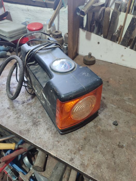 Компресор автомобільний