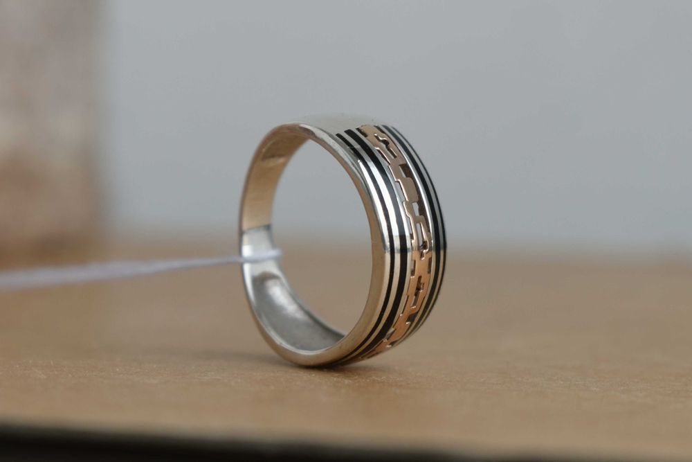 Кольцо серебро, золото, эмаль. 18,5