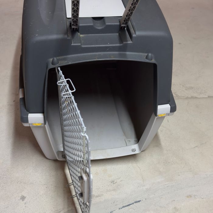 2 casotas de cāo - de plastico