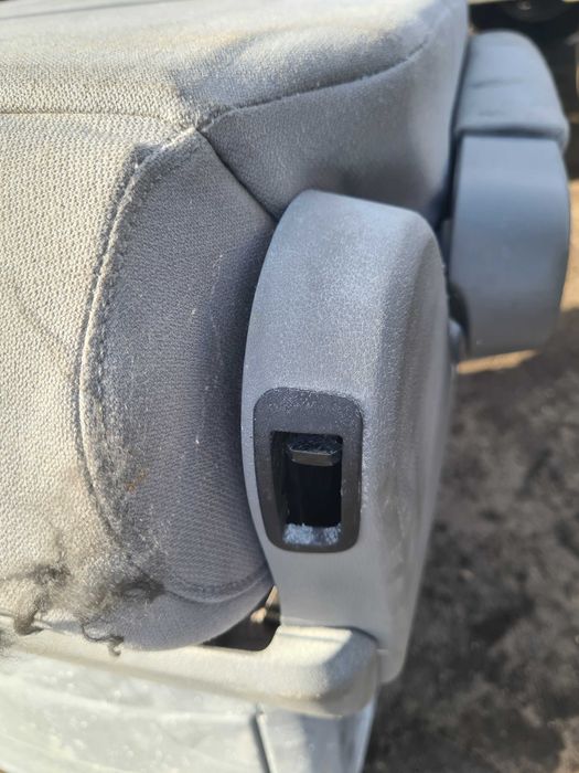 VW Transporter T5 fotel pojedyńczy obrotowy 2 rząd Multivan kamper