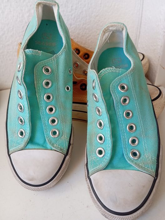 2 pares de. tênis 33